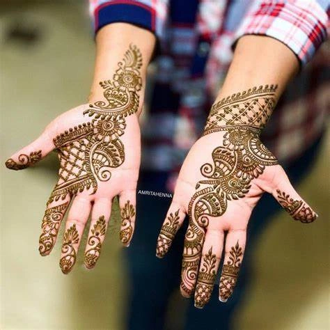 Arabic Mehndi for a Chic Look