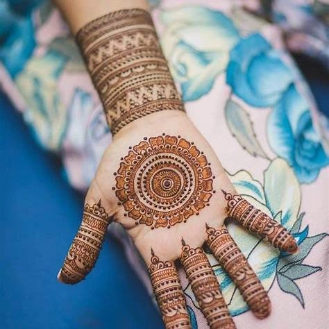 Cute Mehndi Design Easy Front Hand