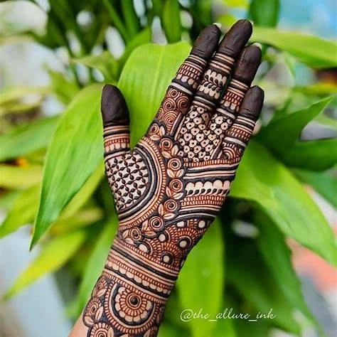 Cute Mehndi Design Easy Front Hand