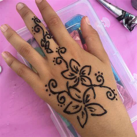 Cute Mehndi Design Easy for Hands