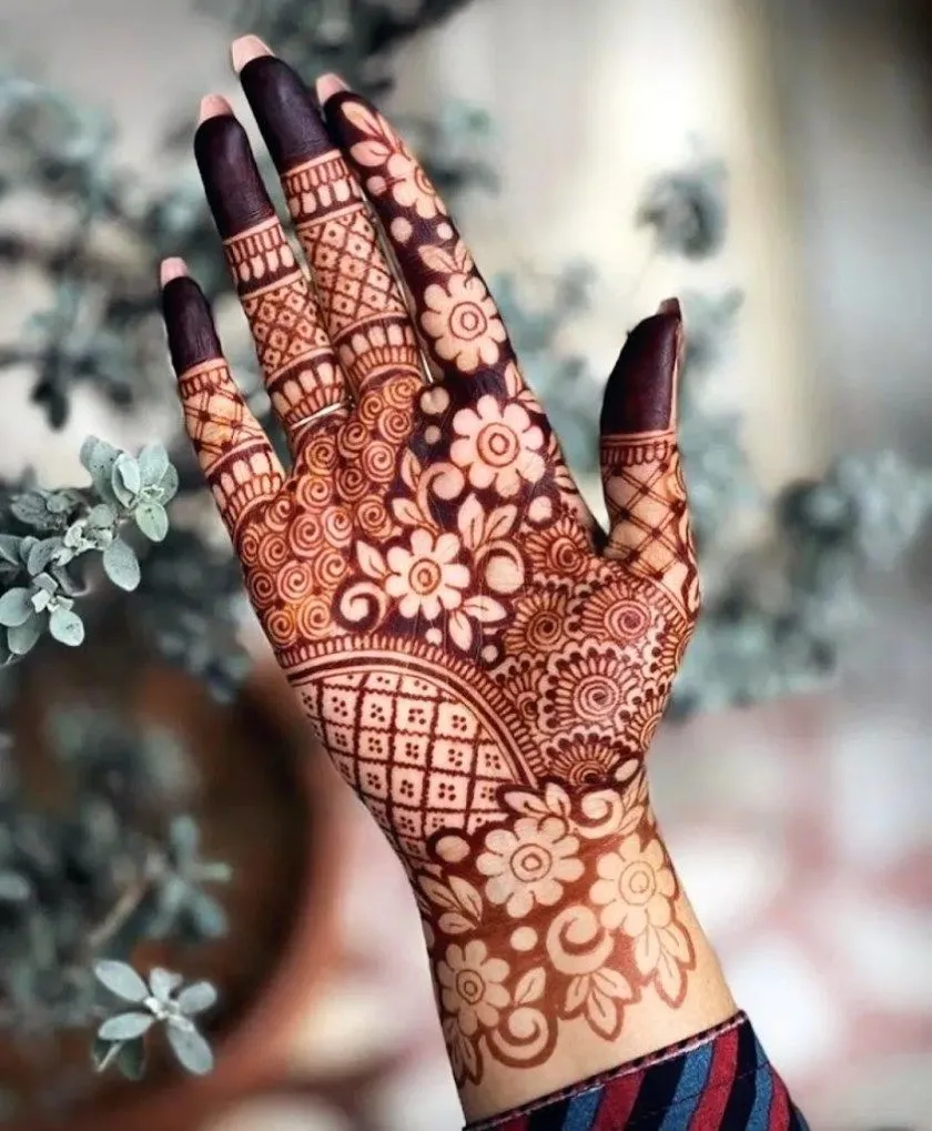 Easy Mehndi Designs for Holi 2025