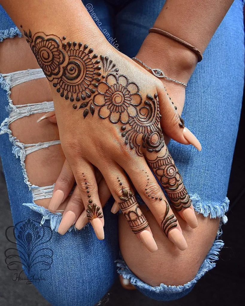 Easy Mehndi Designs for Holi 2025