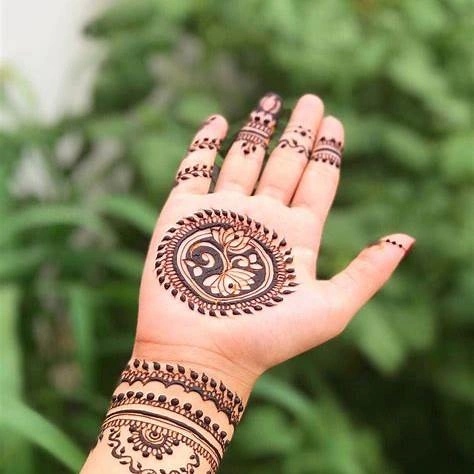 Minimalist Bridal Mehndi Design