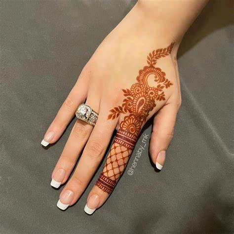 Minimalist Bridal Mehndi Design