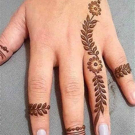 Minimalist Finger Mehndi