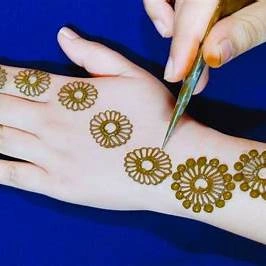 Simple Bail Mehndi Design