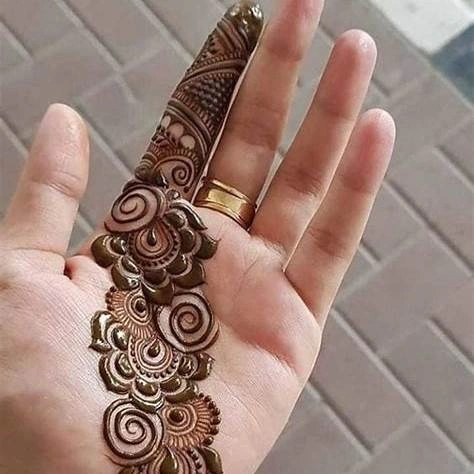 Stylish Bail Mehndi Design